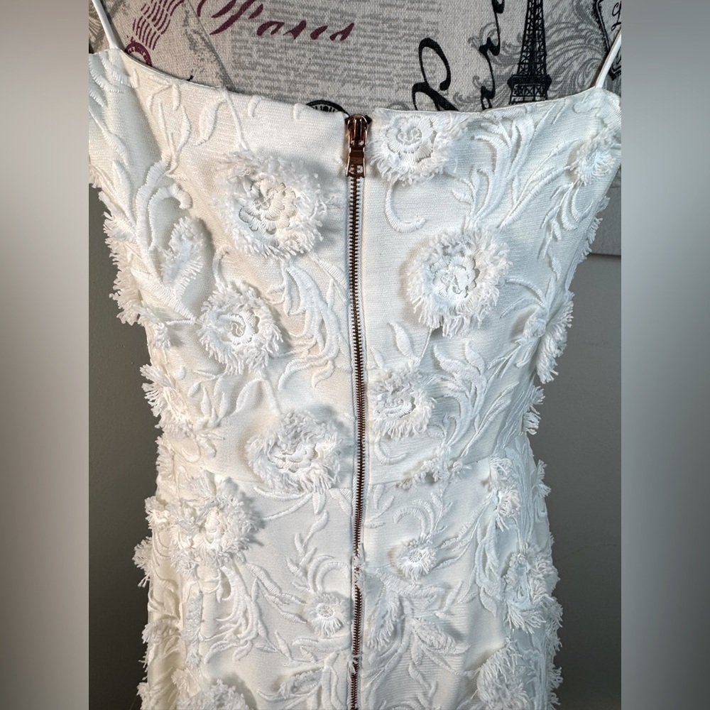 Gianni Bini White Threaded Floral Dress Size 6 Off-Shoulder Festive Bridal Style - Picture 10 of 13